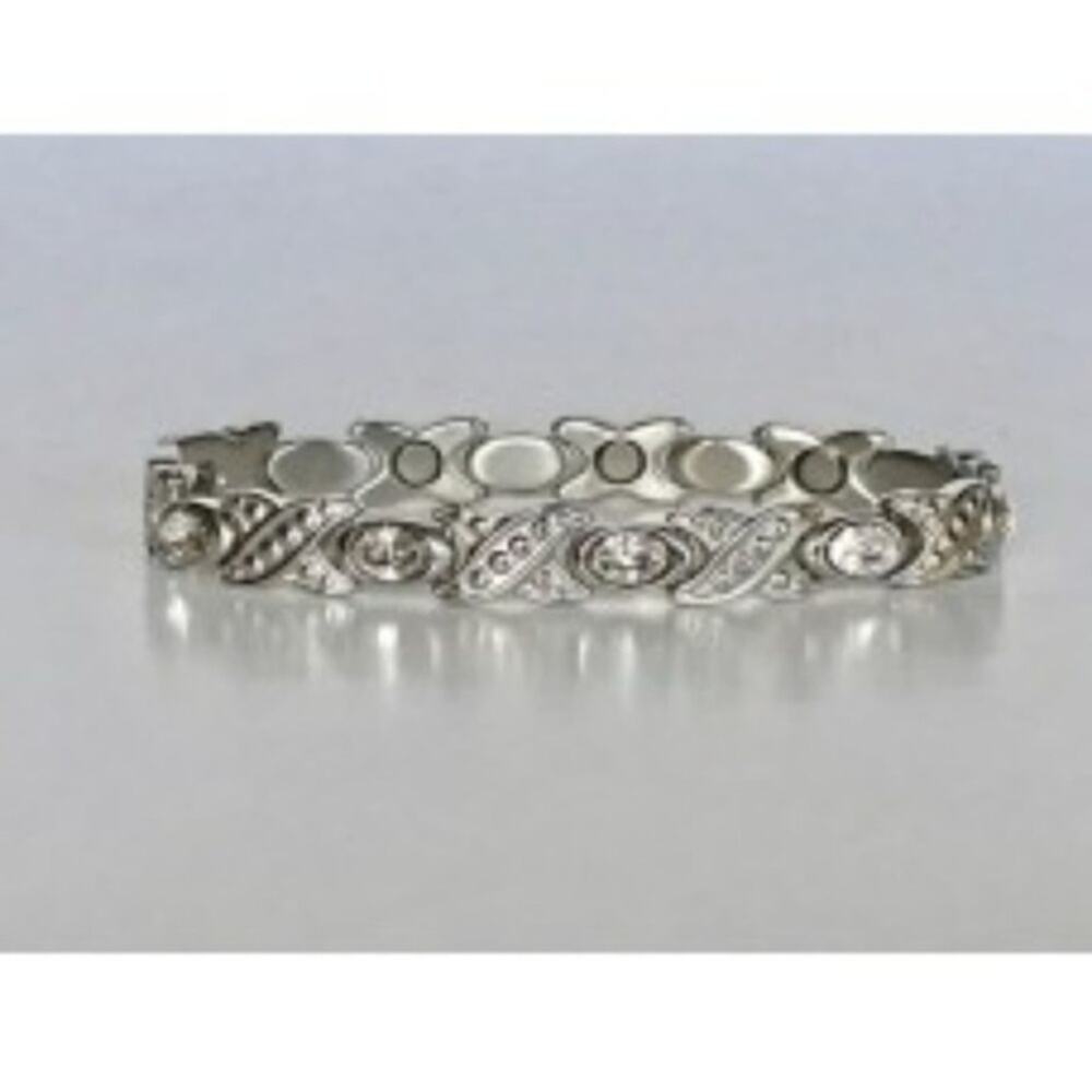 NEW, Stainless‎ magnetic bracelet w CZs. 7.5 inch
